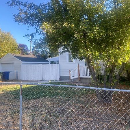 Entire Tiny House With Large Yard Fenced In! Βίλα West Valley City Εξωτερικό φωτογραφία