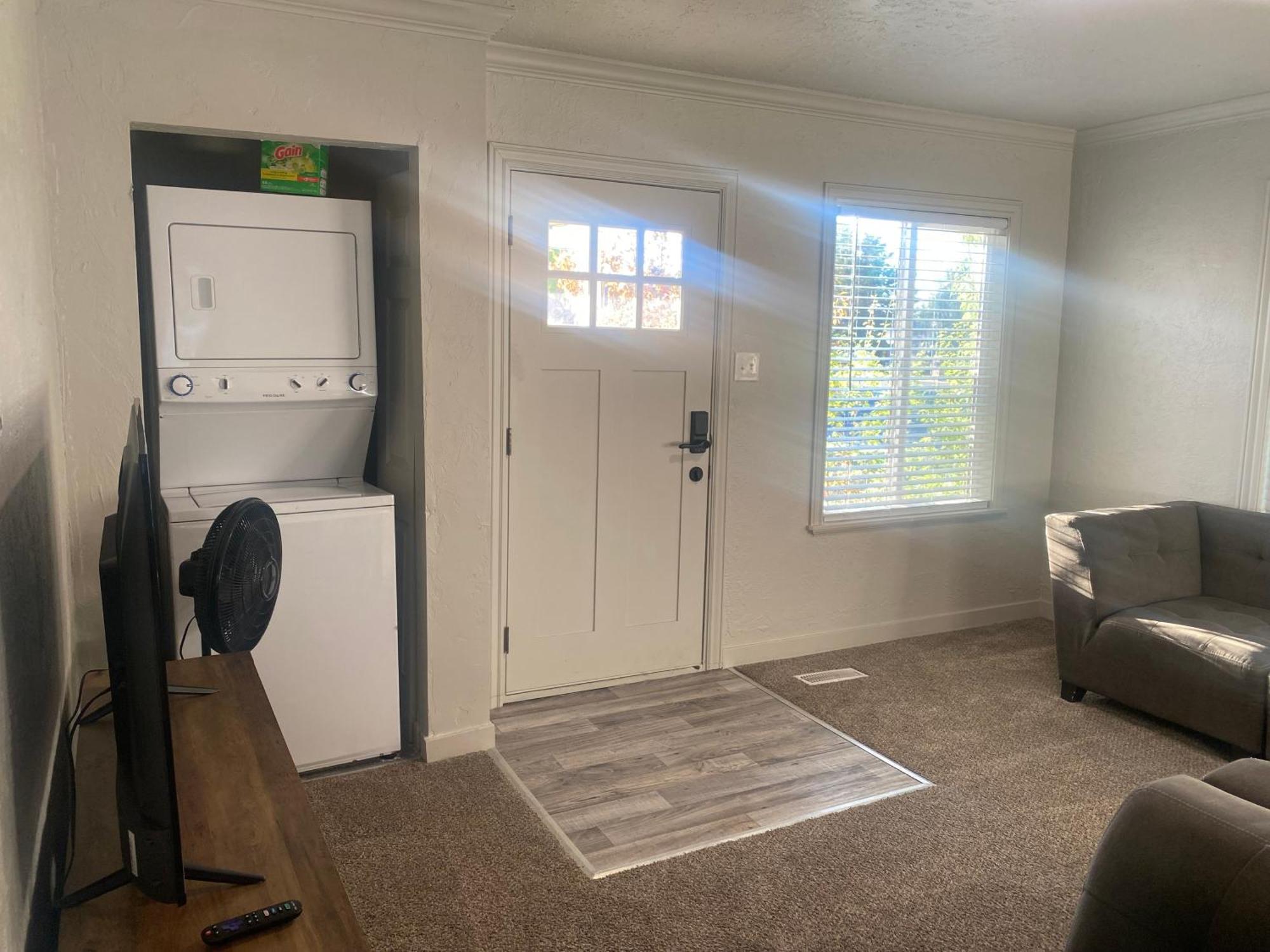 Entire Tiny House With Large Yard Fenced In! Βίλα West Valley City Εξωτερικό φωτογραφία